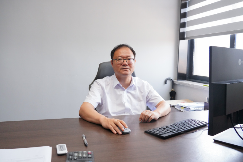 齐活了，优秀共产党员 李忻.jpg